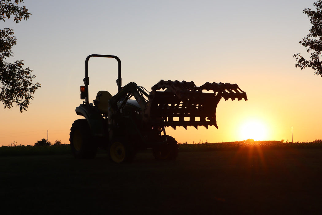 Compact Tractor Grapple Bucket | Heavy-Duty Clam Grapple by Stinger
