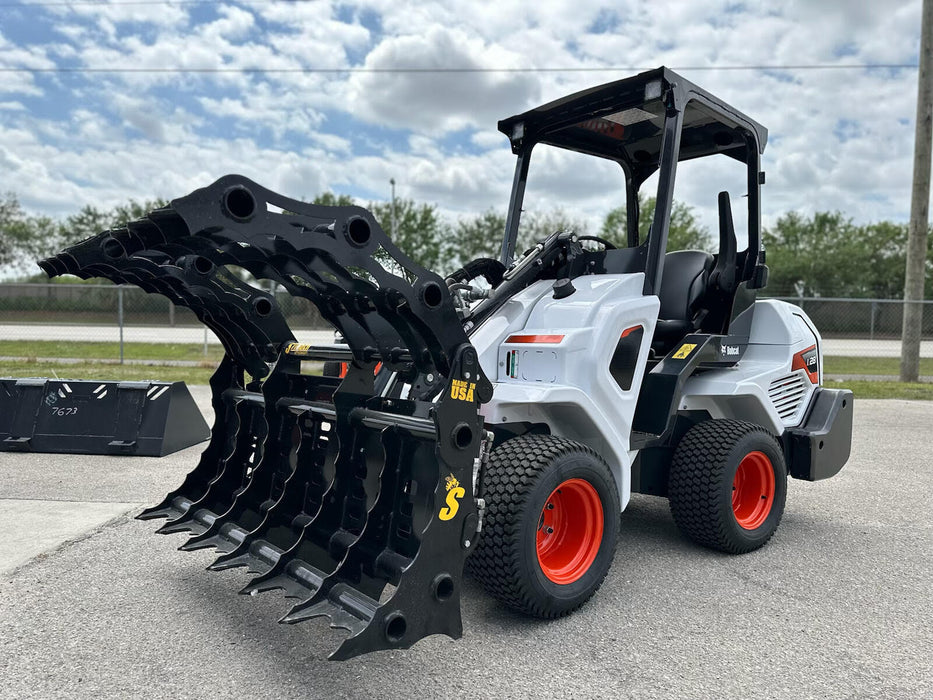 Compact Tractor Grapple Bucket | Heavy-Duty Clam Grapple by Stinger