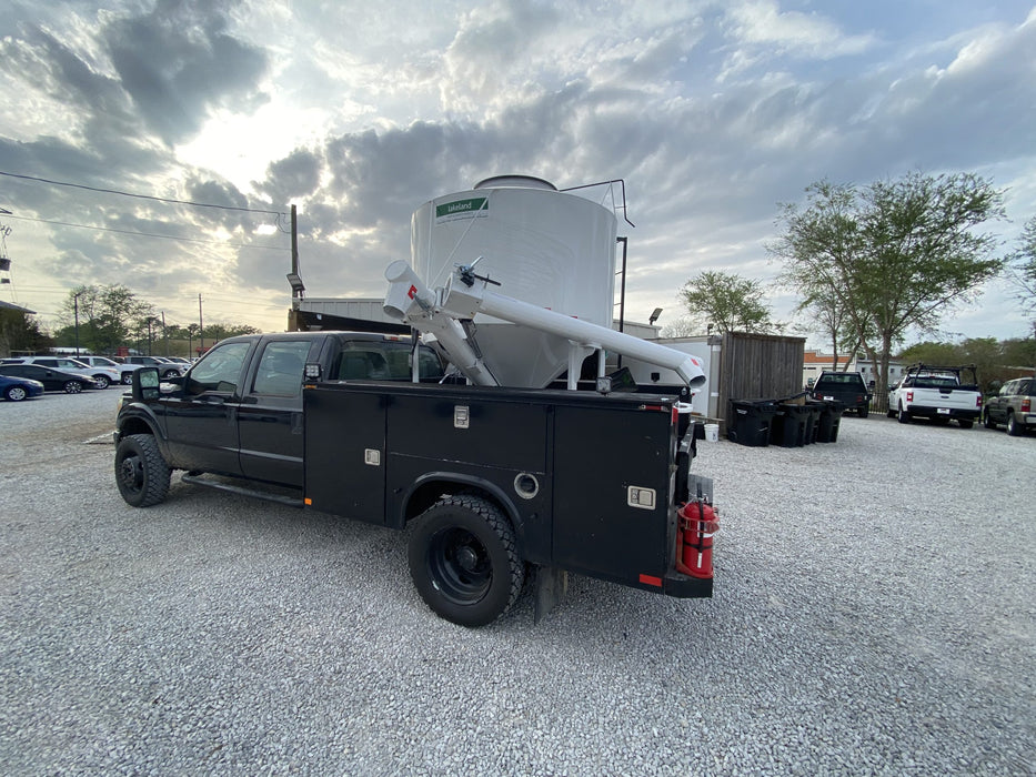 Lakeland 95 Bushel Portable Feed Bin – easy-to-use feeder built for reliable, large-scale feeding performance