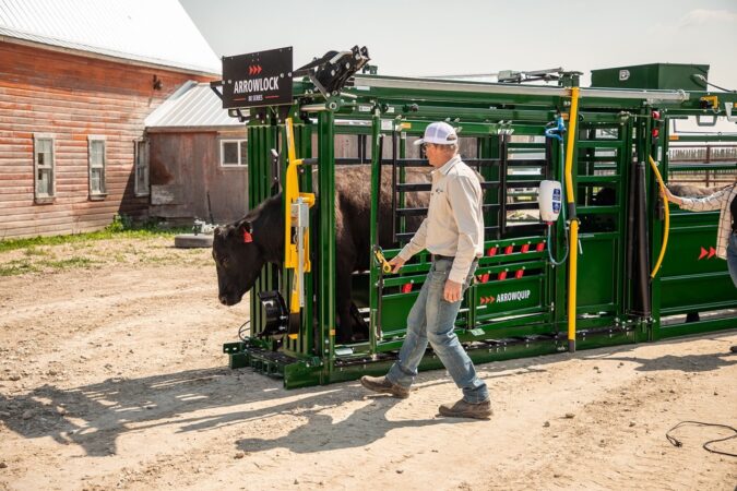 Arrowlock 88 Series Portable Cattle Chute, Alley & Tub