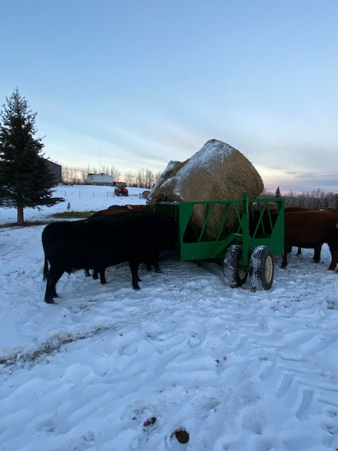 Cattleman’s Choice Cattle Feeder Wagon – efficient design for even feed distribution and reduced hay waste