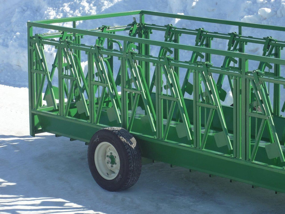 Self-Locking Cattle Feed Wagon – Lakeland’s professional feeding solution for efficient herd management