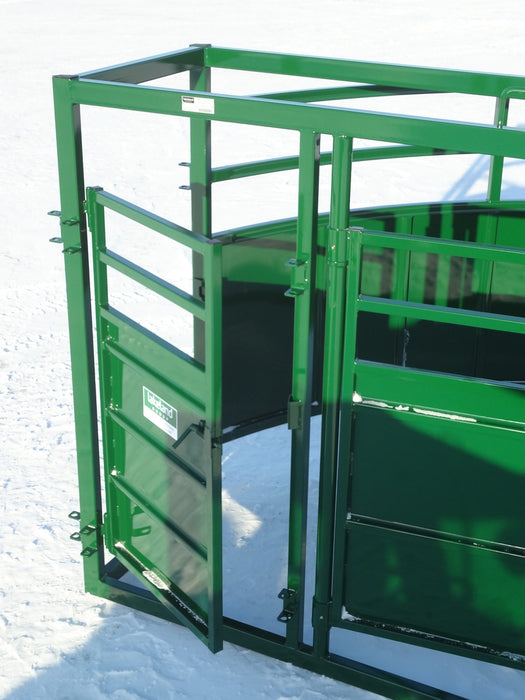 Cornerless Cattle Crowding Tub connected to alley system for seamless cattle direction control