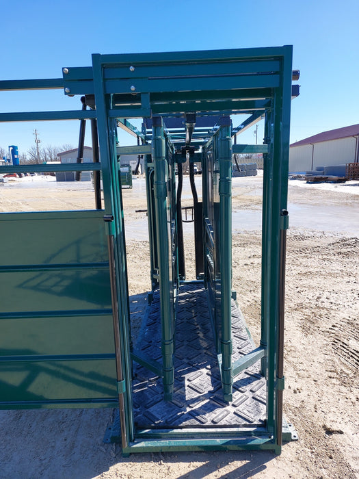 Top view of E-Series Cattle Squeeze Chute highlighting solid design and easy cattle entry