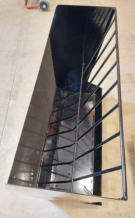 Heavy-duty Horse Grain Feeder by Lakeland – stall-mount design combining hay and grain feeding in one solution