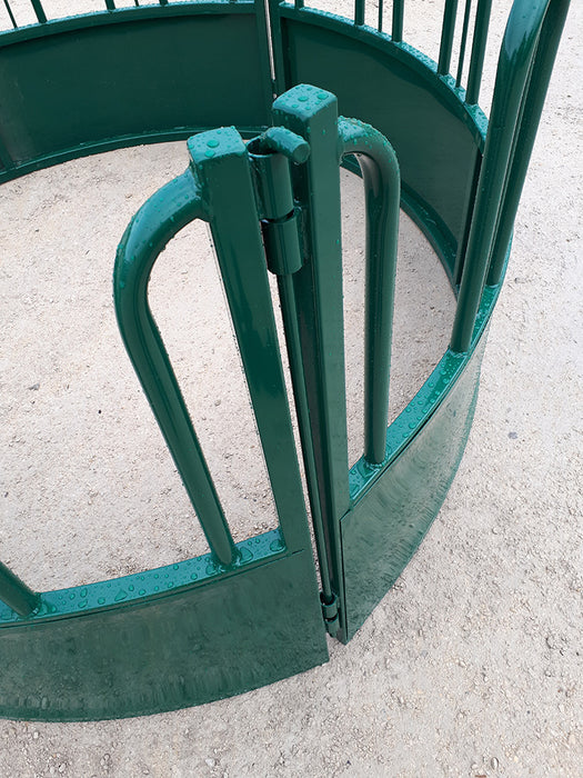 Heavy-Duty Round Bale Hay Feeder – Lakeland’s premium cattle feeder designed for safe and organised feeding