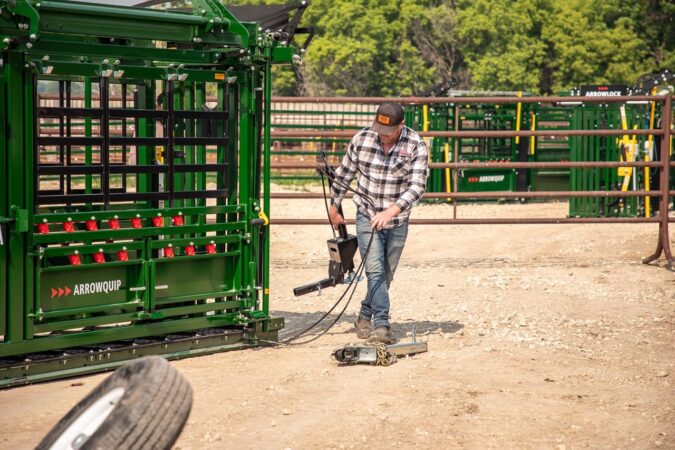 Arrowlock 88 Series Portable Cattle Chute, Alley & Tub
