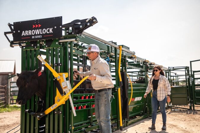Arrowlock 88 Series Portable Cattle Chute, Alley & Tub
