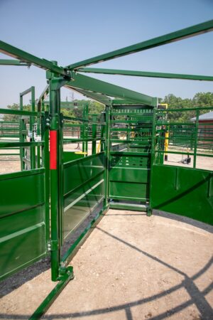 Arrowlock 88 Series Portable Cattle Chute, Alley & Tub