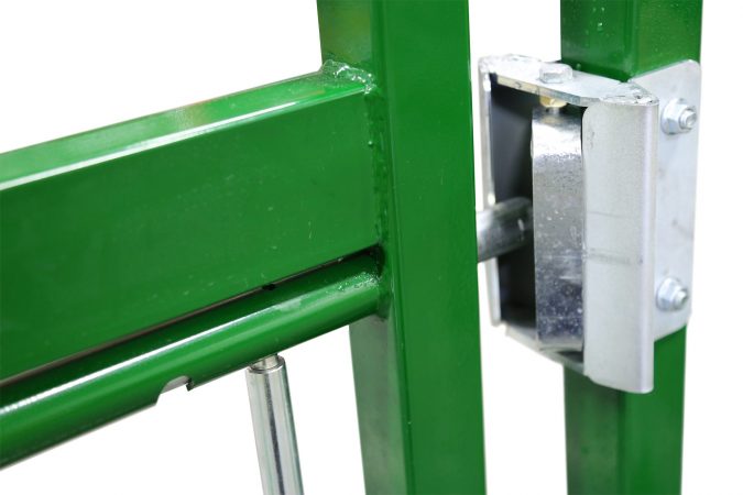 Bow Gates